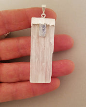Load image into Gallery viewer, Selenite pendant and Kyanite
